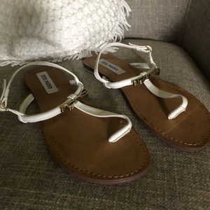 Steve Madden White Daisey Sandal
